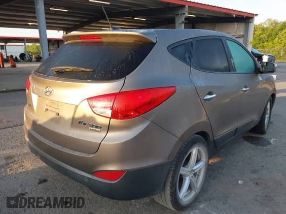 2013 Hyundai Tucson Limited с VIN KM8JU3AC8DU554268, выставлен на аукционе IAAI как лот 41977168 с пробегом 137 573 миль миль и . История ставок и продаж доступна на DreamBid. Изображение 4.
