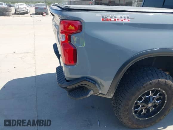 2024 Chevrolet Silverado 1500 LT Trail Boss with VIN 3GCUDFEL7RG174863, listed as a IAAI auction lot 43136773 with 12,714 mi miles and . Bid and sale history available at DreamBid. Image 18.