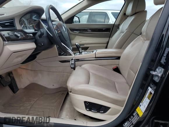 2010 BMW 7 Series 750i xDrive z VIN WBAKC6C50ACL67892, wystawiony jako Copart lot #80849624 z przebiegiem 168 075 mil mil oraz Czysty tytuł • Clean title. Historia ofert i sprzedaży dostępna na DreamBid. Obrazek 7.