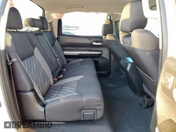 2019 Toyota Tundra SR5 с VIN 5TFEM5F1XKX137500, выставлен на аукционе Copart как лот 85751375 с пробегом 158 655 миль миль и Списание • Salvage title. История ставок и продаж доступна на DreamBid. Изображение 10.