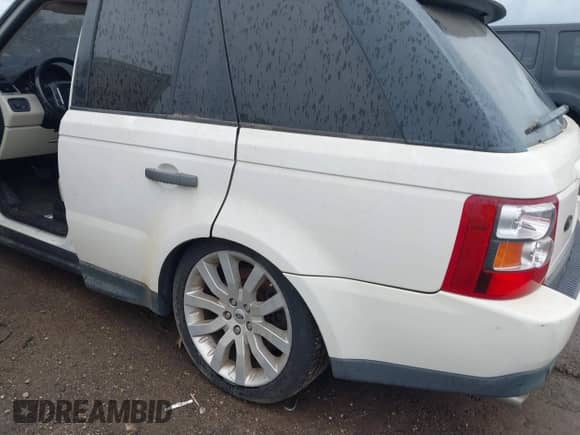 2008 Land Rover Range Rover Sport SC with VIN SALSH23418A150404, listed as a IAAI auction lot 42642914 with 190,007 mi miles and . Bid and sale history available at DreamBid. Image 16.