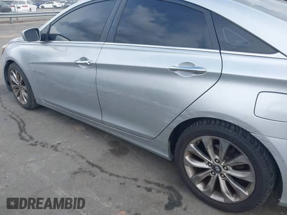 2011 Hyundai Sonata Limited z VIN 5NPEC4AC7BH144776, wystawiony jako IAAI lot #43414380 z przebiegiem 194 021 mil mil oraz . Historia ofert i sprzedaży dostępna na DreamBid. Obrazek 6.