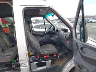 2004 Dodge Sprinter with VIN WD5PD744X45642082, listed as a IAAI auction lot 41414833 with 377,353 mi miles and . Bid and sale history available at DreamBid. Image 5.