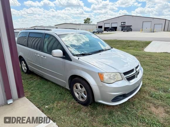 2011 Dodge Grand Caravan Mainstreet z VIN 2D4RN3DG0BR639525, wystawiony jako Copart lot #85381065 z przebiegiem 166 339 mil mil oraz Czysty tytuł • Clean title. Historia ofert i sprzedaży dostępna na DreamBid. Obrazek 1.