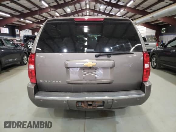 2014 Chevrolet Suburban LTZ с VIN 1GNSKKE78ER127397, выставлен на аукционе Copart как лот 89510285 с пробегом 237 461 миль миль и Чистый • Clean title. История ставок и продаж доступна на DreamBid. Изображение 6.