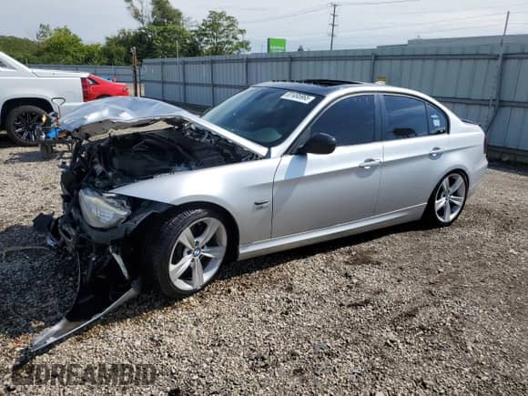 2011 BMW 3 Series 328i xDrive с VIN WBAPK7C56BF084704, выставлен на аукционе Copart как лот 81495965 с пробегом 201 523 миль миль и Списание • Salvage title. История ставок и продаж доступна на DreamBid. Изображение 1.