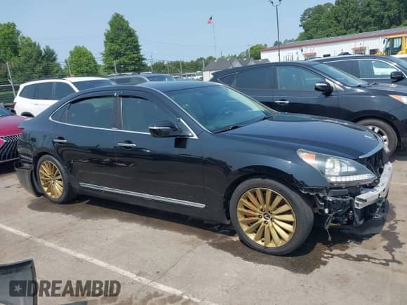 2016 Hyundai Equus Signature z VIN KMHGH4JH0GU101962, wystawiony jako IAAI lot #42382355 z przebiegiem 94 650 mil mil oraz . Historia ofert i sprzedaży dostępna na DreamBid. Obrazek 14.