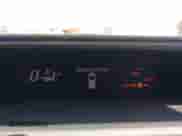 2015 Toyota Prius One z VIN JTDKDTB34F1093615, wystawiony jako IAAI lot #42850573 z przebiegiem 158 590 mil mil oraz . Historia ofert i sprzedaży dostępna na DreamBid. Obrazek 7.