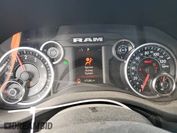 2020 Ram 1500 Big Horn z VIN 1C6RREFG1LN333692, wystawiony jako Copart lot #84649694 z przebiegiem 67 046 mil mil oraz Szkoda całkowita • Salvage title. Historia ofert i sprzedaży dostępna na DreamBid. Obrazek 9.