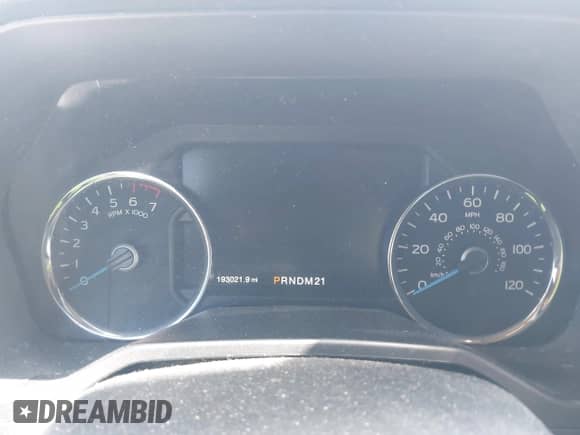 2016 Ford F-150 XLT z VIN 1FTFW1EF7GFB55776, wystawiony jako IAAI lot #43295516 z przebiegiem 193 021 mil mil oraz . Historia ofert i sprzedaży dostępna na DreamBid. Obrazek 7.