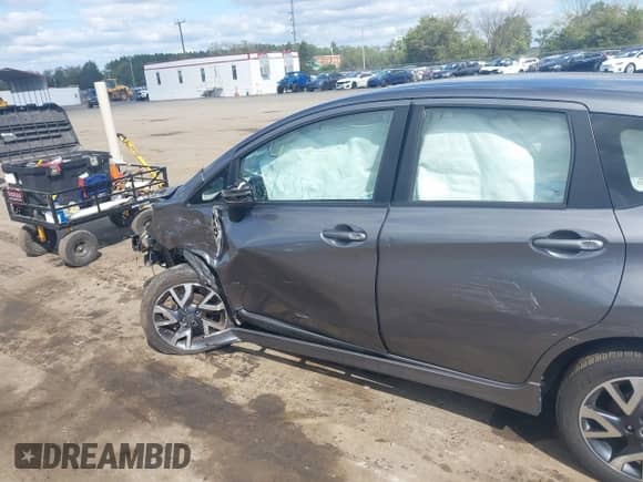 2017 Nissan Note SV with VIN 3N1CE2CP8HL378605, listed as a IAAI auction lot 43354937 with 48,207 mi miles and . Bid and sale history available at DreamBid. Image 6.
