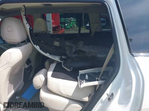 2023 Mercedes-Benz GLS 450 with VIN 4JGFF5KE5PA863150, listed as a IAAI auction lot 42589467 with 37,320 mi miles and . Bid and sale history available at DreamBid. Image 8.