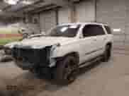 2018 Cadillac Escalade Premium Luxury z VIN 1GYS3CKJ4JR140888, wystawiony jako IAAI lot #41416277 z przebiegiem 132 944 mil mil oraz . Historia ofert i sprzedaży dostępna na DreamBid. Obrazek 21.