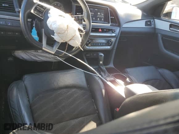 2019 Hyundai Sonata Sport z VIN 5NPE34AF1KH815305, wystawiony jako Copart lot #85528625 z przebiegiem 32 571 mil mil oraz Szkoda całkowita • Salvage title. Historia ofert i sprzedaży dostępna na DreamBid. Obrazek 8.