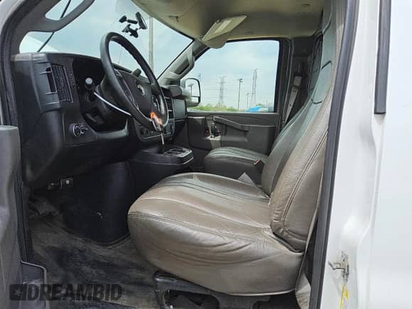 2017 Chevrolet Express Cargo с VIN 1GCWGBFF6H1127838, выставлен на аукционе Copart как лот 57133375 с пробегом 239 119 миль миль и Чистый • Clean title. История ставок и продаж доступна на DreamBid. Изображение 7.