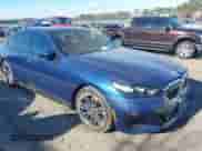 2024 BMW 5 Series 530i xDrive с VIN WBA53FJ04RCS39395, выставлен на аукционе IAAI как лот 41160871 с пробегом 2 498 миль миль и . История ставок и продаж доступна на DreamBid. Изображение 1.