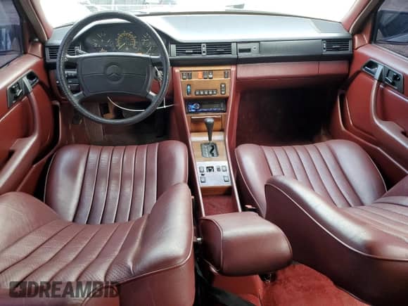 1986 Mercedes-Benz 300 E z VIN WDBEA30D6GA268125, wystawiony jako Copart lot #86553085 z przebiegiem 106 362 mil mil oraz Czysty tytuł • Clean title. Historia ofert i sprzedaży dostępna na DreamBid. Obrazek 8.
