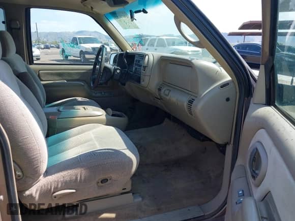 1997 GMC Sierra 1500 с VIN 2GTEC19R3V1547781, выставлен на аукционе IAAI как лот 43078182 с пробегом 202 176 миль миль и . История ставок и продаж доступна на DreamBid. Изображение 5.