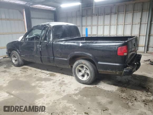 1998 Chevrolet S-10 LS with VIN 1GCCS1947WK260721, listed as a Copart auction lot 45976485 with 182,532 mi miles and Salvage title. Bid and sale history available at DreamBid. Image 2.