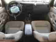2001 Toyota Tacoma PreRunner с VIN 5TEGN92N61Z820338, выставлен на аукционе Copart как лот 69417385 с пробегом 264 241 миль миль и Списание • Salvage title. История ставок и продаж доступна на DreamBid. Изображение 8.