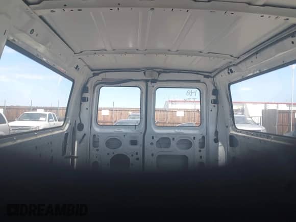 2009 Ford Econoline Cargo Commercial с VIN 1FTNE14W39DA67807, выставлен на аукционе IAAI как лот 42948769 с пробегом 127 827 миль миль и . История ставок и продаж доступна на DreamBid. Изображение 8.