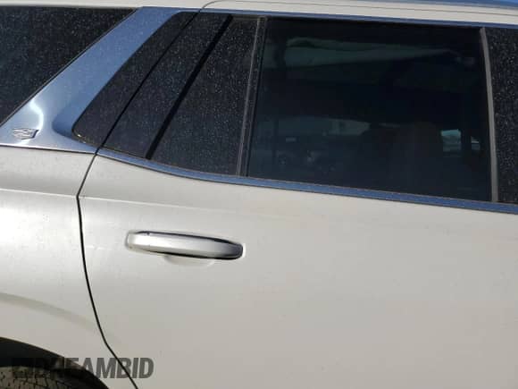 2022 Cadillac Escalade Premium Luxury с VIN 1GYS4BKL6NR153415, выставлен на аукционе Copart как лот 73532174 с пробегом 70 148 миль миль и Списание • Salvage title. История ставок и продаж доступна на DreamBid. Изображение 11.