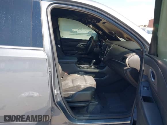 2018 Chevrolet Traverse LS с VIN 1GNERFKW1JJ106122, выставлен на аукционе IAAI как лот 42962543 с пробегом Не указан миль и . История ставок и продаж доступна на DreamBid. Изображение 5.