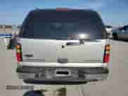 2004 Chevrolet Suburban LT z VIN 3GNEC16T64G325135, wystawiony jako Copart lot #76464374 z przebiegiem 233 083 mil mil oraz Czysty tytuł • Clean title. Historia ofert i sprzedaży dostępna na DreamBid. Obrazek 6.