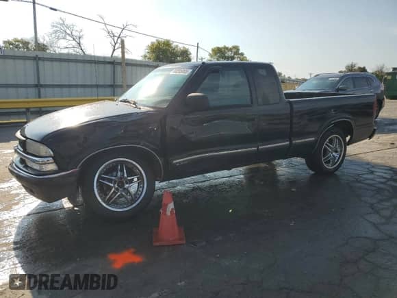 2000 Chevrolet S-10 LS z VIN 1GCCS19W5Y8246270, wystawiony jako Copart lot #80095065 z przebiegiem 273 530 mil mil oraz Szkoda całkowita • Salvage title. Historia ofert i sprzedaży dostępna na DreamBid. Obrazek 1.
