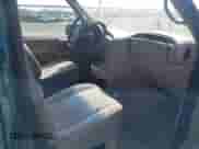 2002 Chevrolet Astro z VIN 1GNDM19X12B109545, wystawiony jako IAAI lot #41513777 z przebiegiem 72 638 mil mil oraz . Historia ofert i sprzedaży dostępna na DreamBid. Obrazek 5.