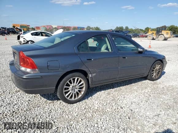 2008 Volvo S60 2.5T с VIN YV1RH592082688075, выставлен на аукционе Copart как лот 71252475 с пробегом 185 891 миль миль и Списание • Salvage title. История ставок и продаж доступна на DreamBid. Изображение 3.