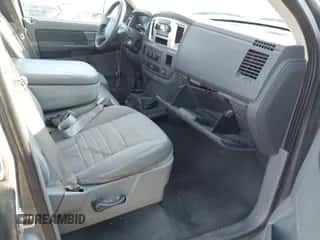 2008 Dodge 1500 SLT z VIN 1D7HA18238S623100, wystawiony jako IAAI lot #43124087 z przebiegiem 210 866 mil mil oraz . Historia ofert i sprzedaży dostępna na DreamBid. Obrazek 5.