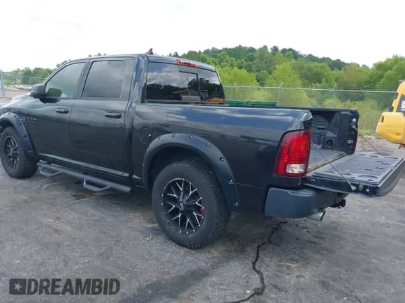 2017 Ram 1500 Rebel z VIN 1C6RR7YT1HS737381, wystawiony jako IAAI lot #42909060 z przebiegiem Nie podano mil oraz . Historia ofert i sprzedaży dostępna na DreamBid. Obrazek 3.