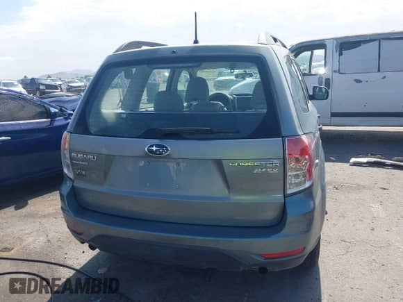 2010 Subaru Forester X с VIN JF2SH6BC2AH911916, выставлен на аукционе IAAI как лот 42666407 с пробегом 72 743 миль миль и . История ставок и продаж доступна на DreamBid. Изображение 17.