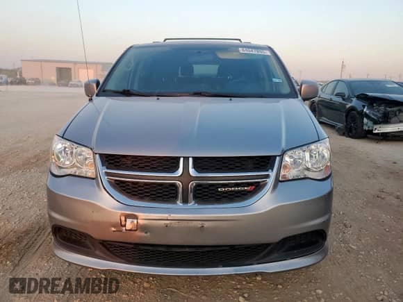 2014 Dodge Grand Caravan SXT with VIN 2C4RDGCG5ER477307, listed as a Copart auction lot 84047895 with 152,010 mi miles and Salvage title. Bid and sale history available at DreamBid. Image 5.