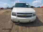 2013 Chevrolet Tahoe LTZ z VIN 1GNSCCE00DR130184, wystawiony jako IAAI lot #43196709 z przebiegiem 240 540 mil mil oraz . Historia ofert i sprzedaży dostępna na DreamBid. Obrazek 6.