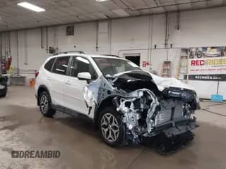 2023 Subaru Forester Premium z VIN JF2SKADC8PH467242, wystawiony jako IAAI lot #42707690 z przebiegiem 31 039 mil mil oraz . Historia ofert i sprzedaży dostępna na DreamBid. Obrazek 1.