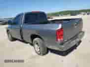 2005 Dodge 1500 ST z VIN 1D7HA16K25J551486, wystawiony jako Copart lot #84271885 z przebiegiem 145 006 mil mil oraz Szkoda całkowita • Salvage title. Historia ofert i sprzedaży dostępna na DreamBid. Obrazek 2.