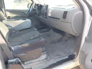 2013 Chevrolet Silverado 1500 Work Truck z VIN 1GCRKPEA3DZ353751, wystawiony jako IAAI lot #43062289 z przebiegiem 67 699 mil mil oraz . Historia ofert i sprzedaży dostępna na DreamBid. Obrazek 5.