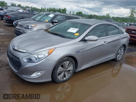 2013 Hyundai Sonata Limited with VIN KMHEC4A4XDA079758, listed as a IAAI auction lot 42205970 with 152,341 mi miles and . Bid and sale history available at DreamBid. Image 2.