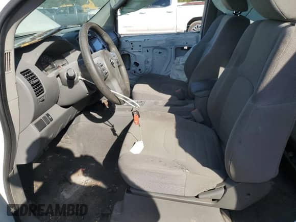 2018 Nissan Frontier S z VIN 1N6BD0CT7JN769700, wystawiony jako Copart lot #80559385 z przebiegiem Nie podano mil oraz Czysty tytuł • Clean title. Historia ofert i sprzedaży dostępna na DreamBid. Obrazek 7.