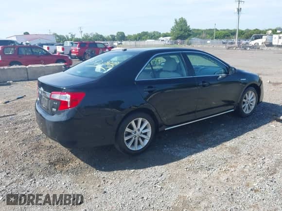 2013 Toyota Camry LE z VIN 4T1BD1FK1DU071049, wystawiony jako IAAI lot #42832003 z przebiegiem 156 477 mil mil oraz . Historia ofert i sprzedaży dostępna na DreamBid. Obrazek 4.