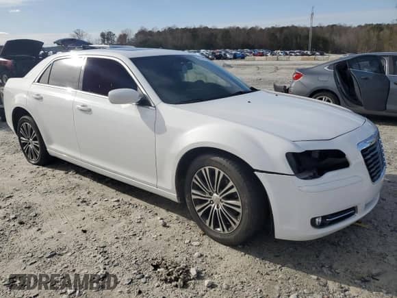 2013 Chrysler 300 S with VIN 2C3CCAGT3DH646620, listed as a Copart auction lot 44741735 with Not provided miles and Clean title. Bid and sale history available at DreamBid. Image 4.