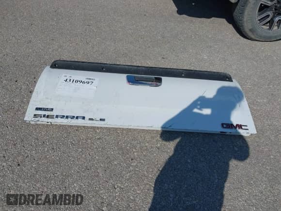 2013 Chevrolet Silverado 1500 LT with VIN 3GCPKSE76DG183528, listed as a IAAI auction lot 43109697 with 223,614 mi miles and . Bid and sale history available at DreamBid. Image 12.