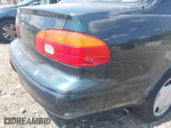 1999 Chevrolet Prizm с VIN 1Y1SK5281XZ408334, выставлен на аукционе IAAI как лот 42597649 с пробегом 150 926 миль миль и . История ставок и продаж доступна на DreamBid. Изображение 12.