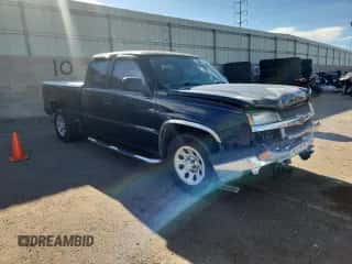 2005 Chevrolet Silverado 1500 Work Truck с VIN 1GCEC19X15Z274555, выставлен на аукционе Copart как лот 81807615 с пробегом 88 801 миль миль и Списание • Salvage title. История ставок и продаж доступна на DreamBid. Изображение 4.