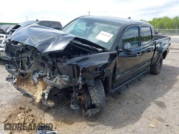 2021 Toyota Tacoma SR5 z VIN 5TFDZ5BN2MX064938, wystawiony jako IAAI lot #42013109 z przebiegiem 40 620 mil mil oraz . Historia ofert i sprzedaży dostępna na DreamBid. Obrazek 17.