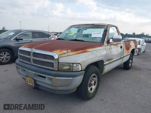 1994 Dodge 1500 z VIN 1B7HC16YXRS728178, wystawiony jako IAAI lot #42295850 z przebiegiem 44 926 mil mil oraz . Historia ofert i sprzedaży dostępna na DreamBid. Obrazek 2.