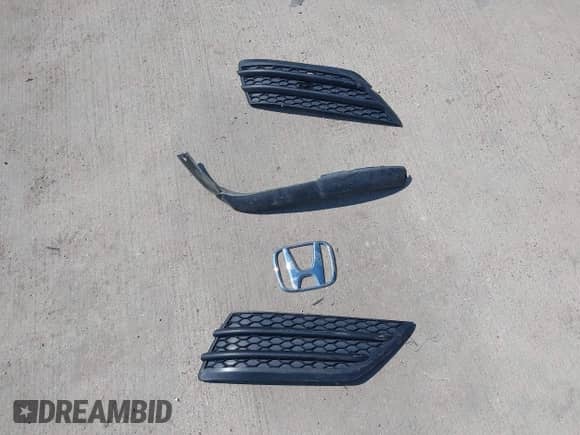 2017 Honda Pilot EX-L with VIN 5FNYF5H58HB027491, listed as a IAAI auction lot 43356758 with 124,805 mi miles and . Bid and sale history available at DreamBid. Image 12.