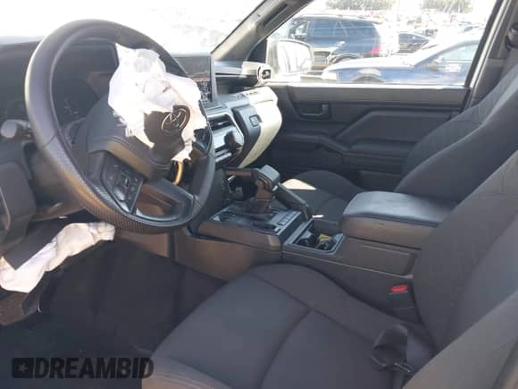2024 Toyota Tacoma SR с VIN 3TYKD5HN9RT002032, выставлен на аукционе IAAI как лот 41640216 с пробегом 6 144 миль миль и . История ставок и продаж доступна на DreamBid. Изображение 5.